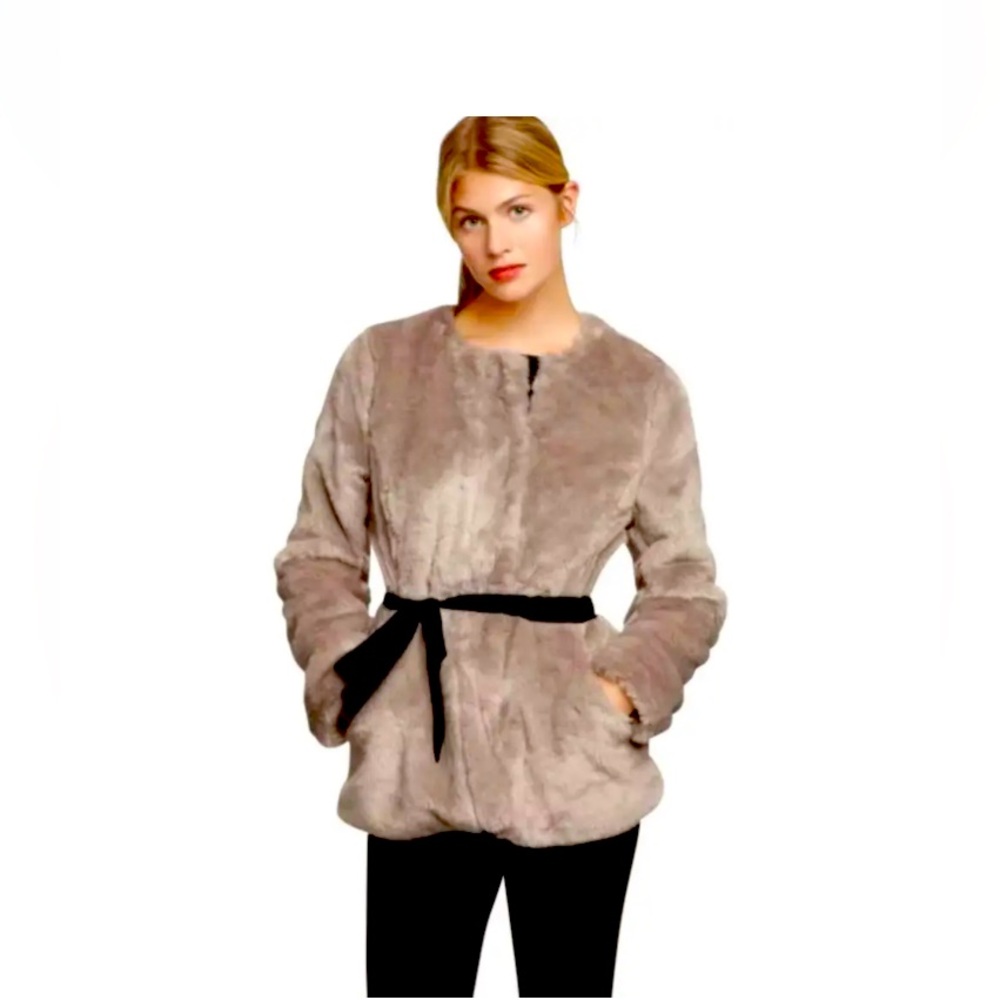 Gap faux fur coat with tie belt. Size small.